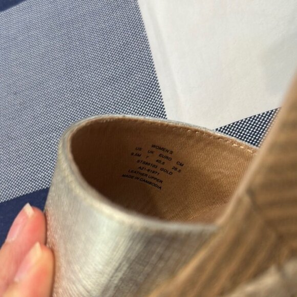 SPERRY Gold Sandals - Picture 8 of 8